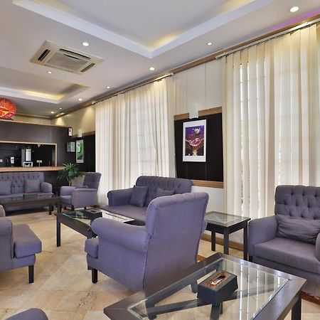 Oyo 121 Dome Hotel Al Olaya Riyadh Bagian luar foto